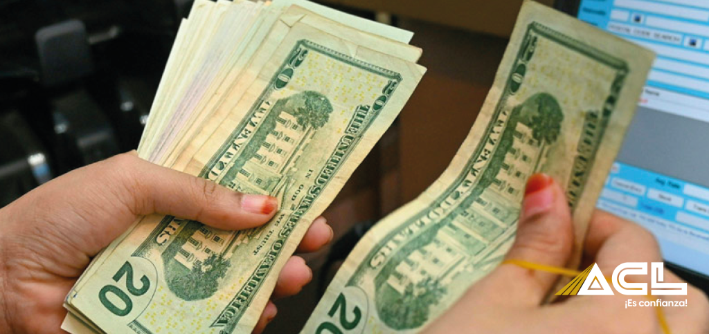 Paso a paso para hacer su declaración de renta si gana en dólares