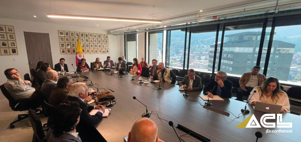 El curioso análisis que se está haciendo al interior de la mesa del salario mínimo 1 El curioso análisis que se está haciendo al interior de la mesa del salario mínimo