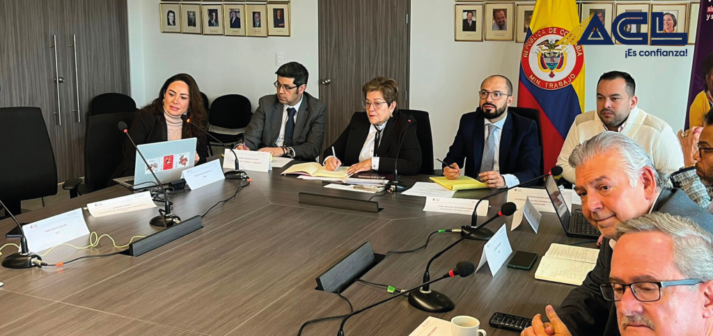 Tumban norma que prohibía contratación por más de 4 meses bajo prestación de servicios