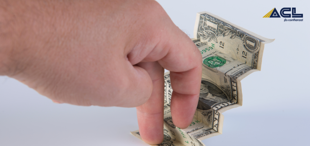 El dólar rompió la barrera de $4.200 en máximos intradía a la espera del Marco Fiscal